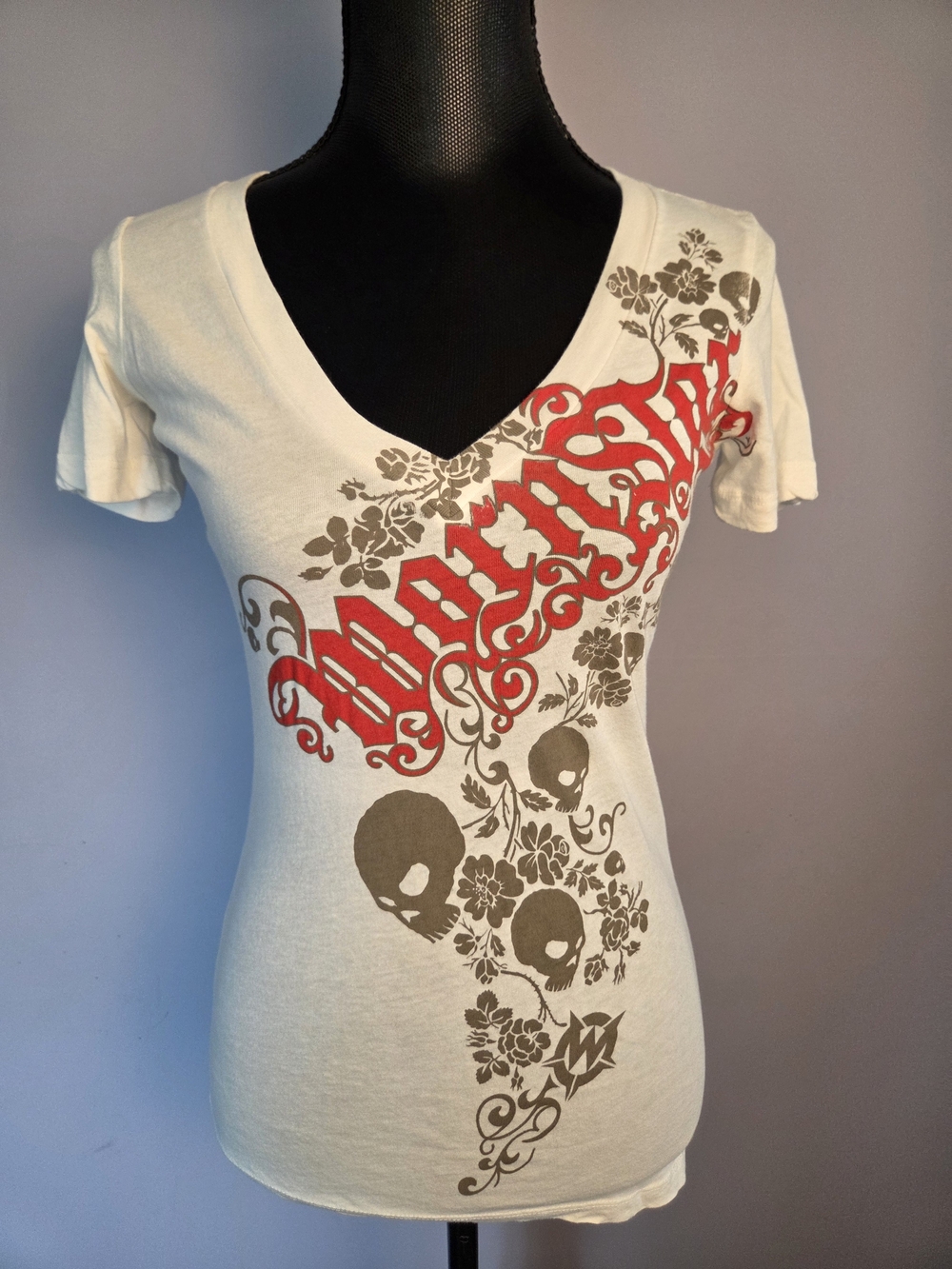 *RARE* Wornstar Cascading Skull Womens V-neck Tee with Red Wornstar Logo Size M